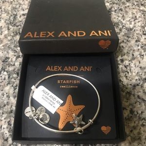 NWT Alex and Ani silver starfish bracelet